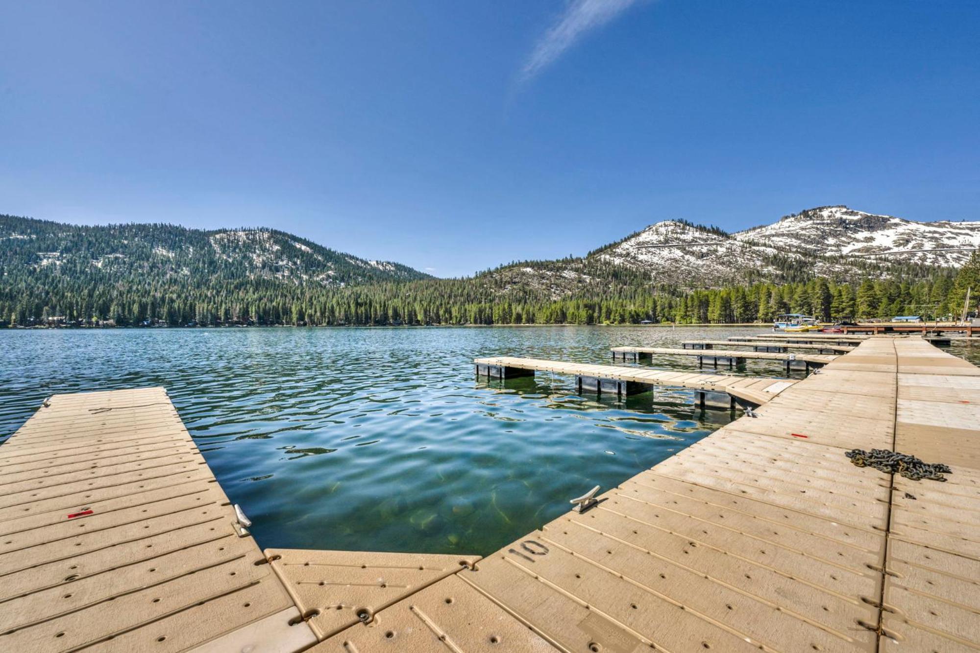 Charming Queen Studio Deluxe W/Balcony #233 At Donner Lake Village Truckee Exterior photo